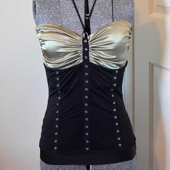 C.C. 1827 "Made You Look" brand Halter Top size medium - Picture 3 of 10